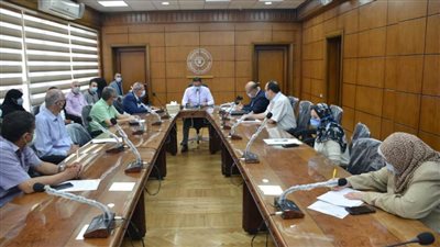 تجهيز 200 مشرف طبي و65 سيارة إسعاف للثانوية العامة بالدقهلية