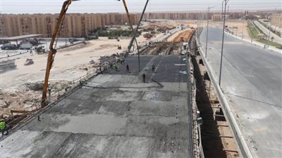 الإسكان: رفع كفاءة الطرق الرئيسية والمحاور والكبارى بـ6 أكتوبر.. صور