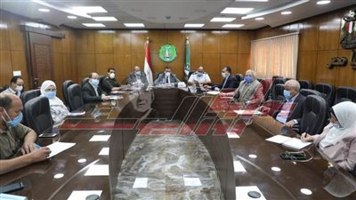 محافظ المنوفية يتابع انتظام سير امتحانات الثانوية من غرفة العمليات الرئيسية