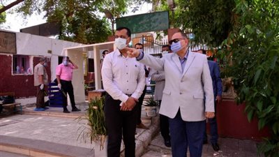 محافظ أسيوط يتفقد بعض مقرات لجان امتحانات الثانوية العامة 