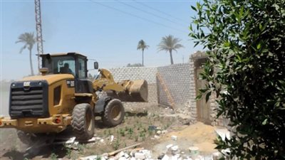 الداخلية تزيل التعديات على أملاك الدولة والأراضي الزراعية ونهر النيل