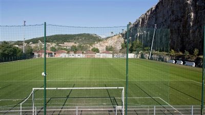 صخرة تقتل عامل فى ملعب كرة قدم بموناكو 