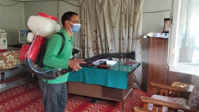 استمرار أعمال رش وتطهير الشوارع والمنشآت بالبحيرة