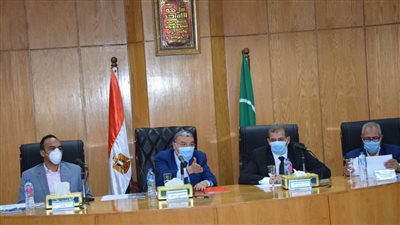 محافظ المنيا يشدد علي إنهاء أعمال اللجان الفنية للتصالح في مخالفات البناء