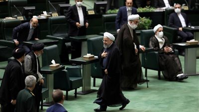 تحرك في البرلمان الإيراني لمساءلة روحاني على خلفية الأزمة الاقتصادية