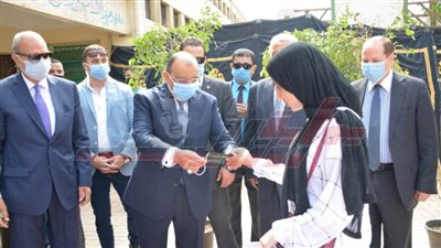 وزير التنمية المحلية ومحافظ القليوبية يتفقدان مدرستين بشبرا الخيمة