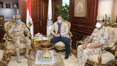 محافظ بني سويف يلتقي المستشار العسكري الجديد