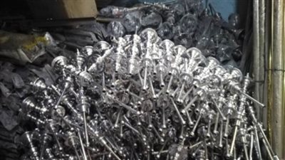 مباحث التموين تداهم مصنعا ينتج مكونات 