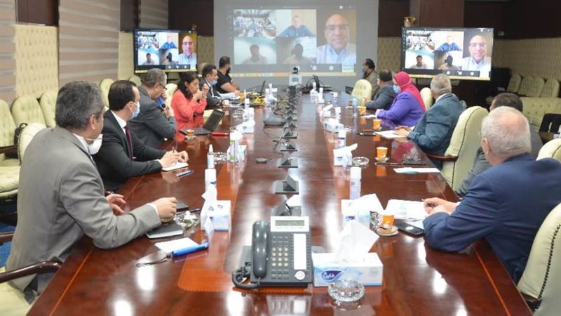 وزير الإسكان ورئيس