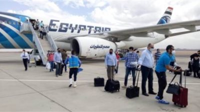 القوى العاملة: اليوم وصول 7 رحلات طيران تقل 1040 عاملا مصريا من العالقين
