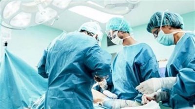 السعودية.. عملية نادرة لإنقاذ طفل ابتلع بطارية