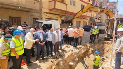 محافظ البحيرة يتفقد أعمال إحلال وتجديد خط مياه 