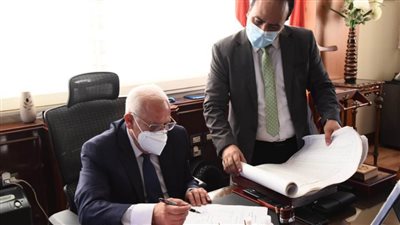 محافظ بورسعيد يعتمد نتيجة مدارس التمريض بنسبة نجاح ١٠٠%