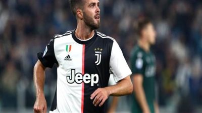 رسميًا..برشلونة يعلن ضم بيانيتش من يوفنتوس