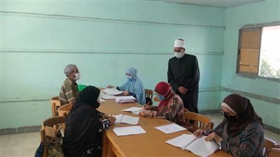 وكيل الأزهر يتفقد مركز تصحيح منطقة القاهرة الأزهرية