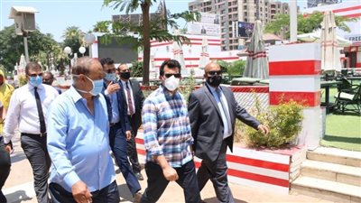 بالصور.. وزير الرياضة في زيارة مفاجئة للزمالك