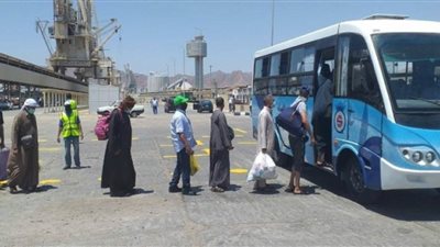 وزير النقل يتابع وصول 1036 مصرياً من السعودية والأردن