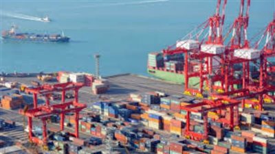 ميناء دمياط يستقبل 5 سفن للحاويات والبضائع العامة