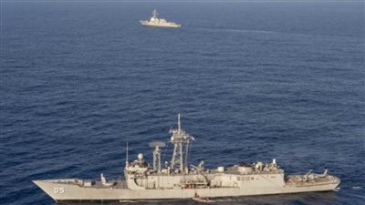 أمريكا تدفع بفرقاطتين لاعتراض ٤ ناقلات نفط إيرانية في طريقها إلي فنزويلا