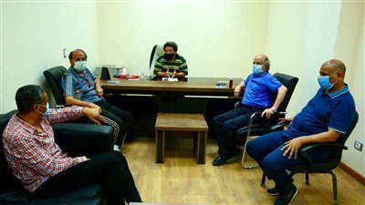 شطة يجتمع بمسؤولي أكاديمية الأهلي بحضور خالد بيبو