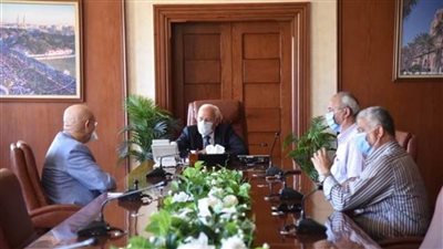 محافظ بورسعيد يستقبل وفد مجلس النادي المصري 