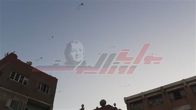 شباب القليوبية يلتقطون صورًا فوتوغرافية وفيديوهات عبر الطائرات الورقية