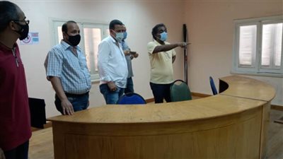 أحمد عواض يتفقد قصر ثقافة مطروح استعدادا لبدء الأنشطة