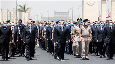  الرئيس السيسي يتقدم  الجنازة العسكرية للفريق محمد العصار (فيديو)