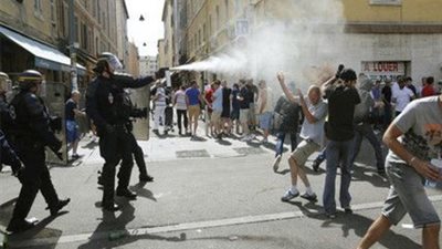 الشرطة الفرنسية توقف 36 مشجعاً إنجليزياً بسبب أعمال شغب