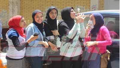 طلاب الثانوية العامة: امتحان اللغة الثانية بسيط ولا يستدعي الغش