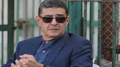 طاهر يهنئ لاعبي الـأهلي بلقب الدوري