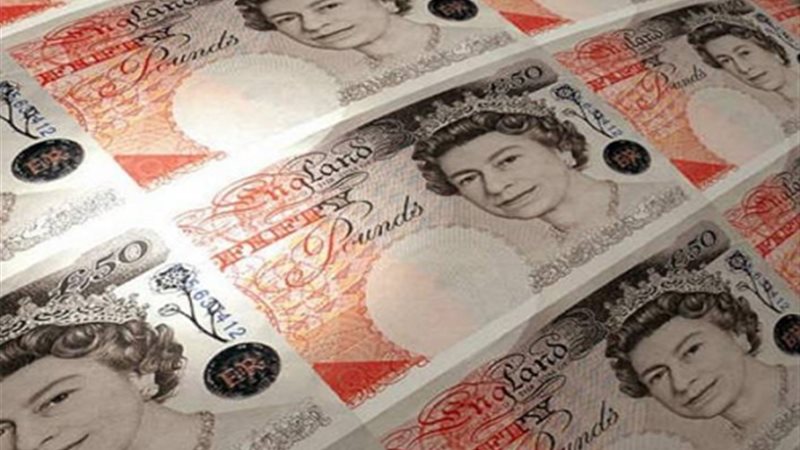 الاسترليني يهبط لأدنى