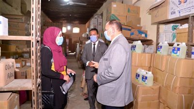 محافظ أسيوط يتفقد مخازن الأدوية