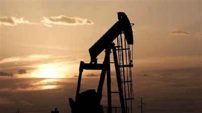 النفط يغلق مرتفعا بفعل تحسن الطلب الأمريكي على الوقود