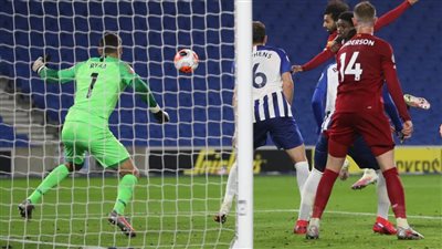 عاجل.. «صلاح» يُسجله هدفه الثاني برأسية رائعة في شباك برايتون