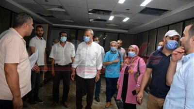 محافظ القليوبية يتفقد مستشفى كفر شكر
