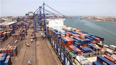 تداول 24 سفينة حاويات وبضائع عامة بموانئ بورسعيد