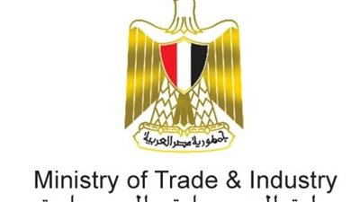 عاجل.. التجارة والصناعة تنفي صدور قرار بوقف استيراد اللبن المجفف  