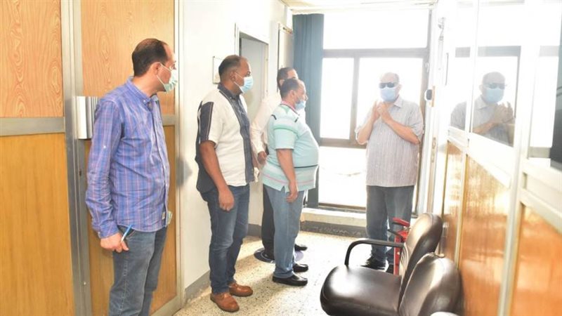 محافظ أسيوط خلال