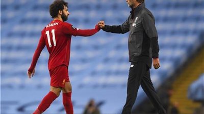 كلوب: أتمنى ألا يمرر اللاعبون الكرة لـ