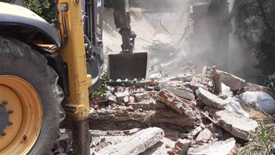 تنفيذ 13 قرار إزالة تعديات على مصرف نديبة بدمنهور