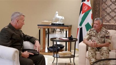 العاهل الأردني يبحث مع قائد القيادة المركزية الأمريكية علاقات الشراكة الاستراتيجية