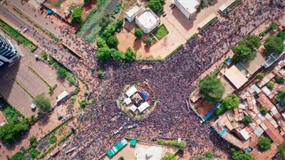 احتجاجات مستمرة في مالي.. والرئيس يعلن حل المحكمة الدستورية