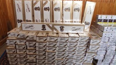 ضبط 3500 علبة سجائر قبل طرحها بالسوق السوداء