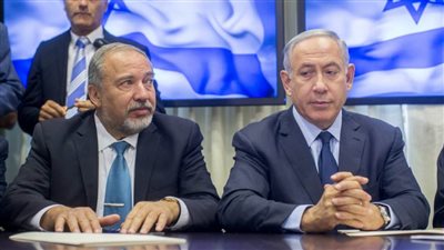 ليبرمان يهاجم نتنياهو بسبب 