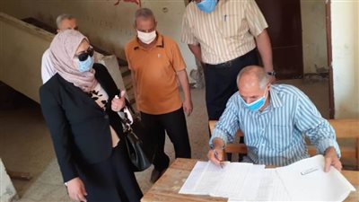 وكيلة تعليم بني سويف تتفقد عددا من لجان الثانوية العامة