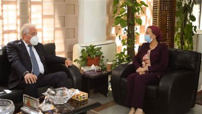 وزيرة البيئة تجتمع مع محافظ جنوب سيناء لتحويل شرم الشيخ إلى مدينة خضراء