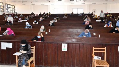 هدوء بامتحانات الدراسات العليا لجامعة القناة 