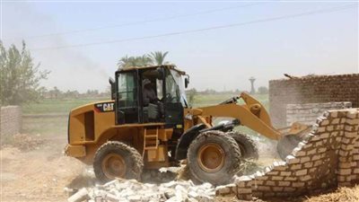 استرداد 11 ألف متر و15 فدان خلال حملات إزالة التعديات على أملاك الدولة بقنا