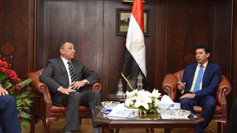 الخطيب ووزير الرياضة